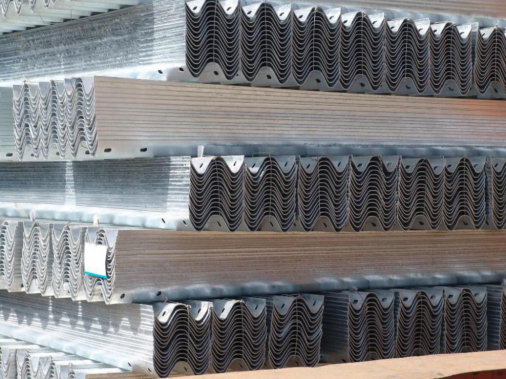 熱鍍鋅高速護欄